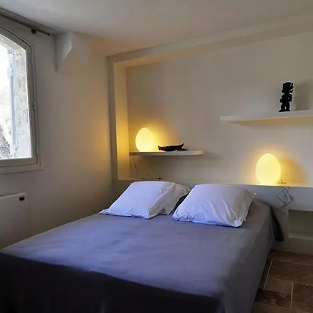 A Coastal Escape With Stunning Views * 比亚里茨